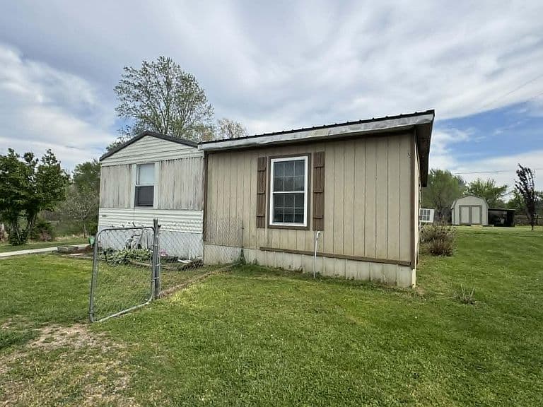 Listing photo 5