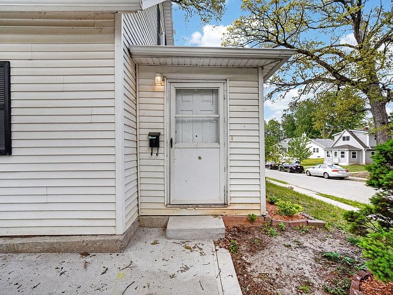 Listing photo 4