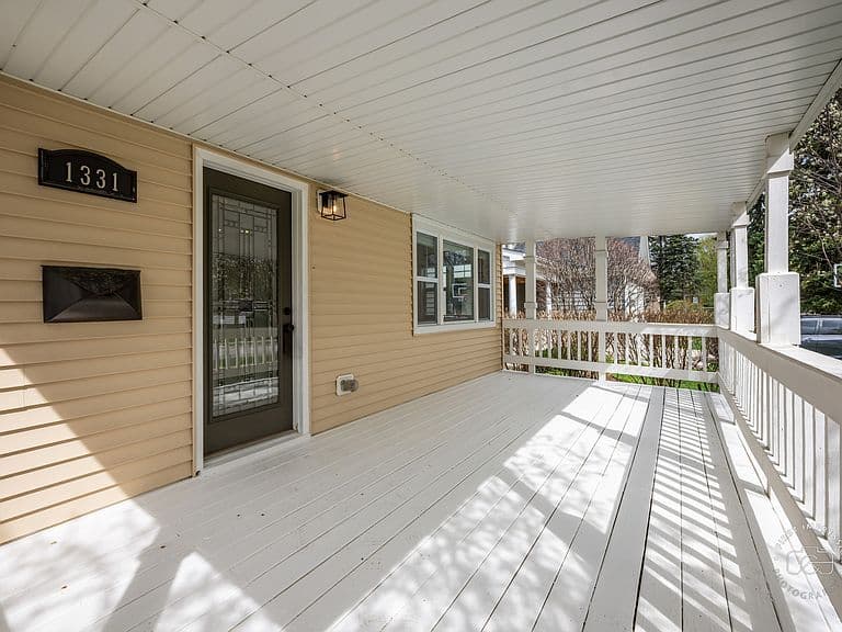 Listing photo 3