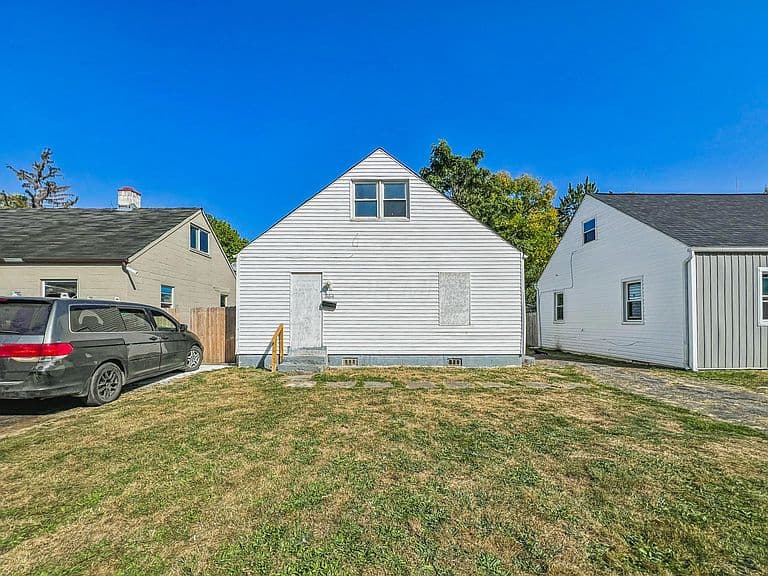 Listing photo 2
