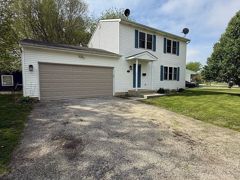Listing photo 2