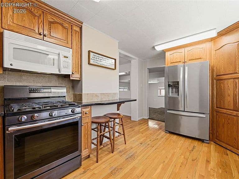 Listing photo 4