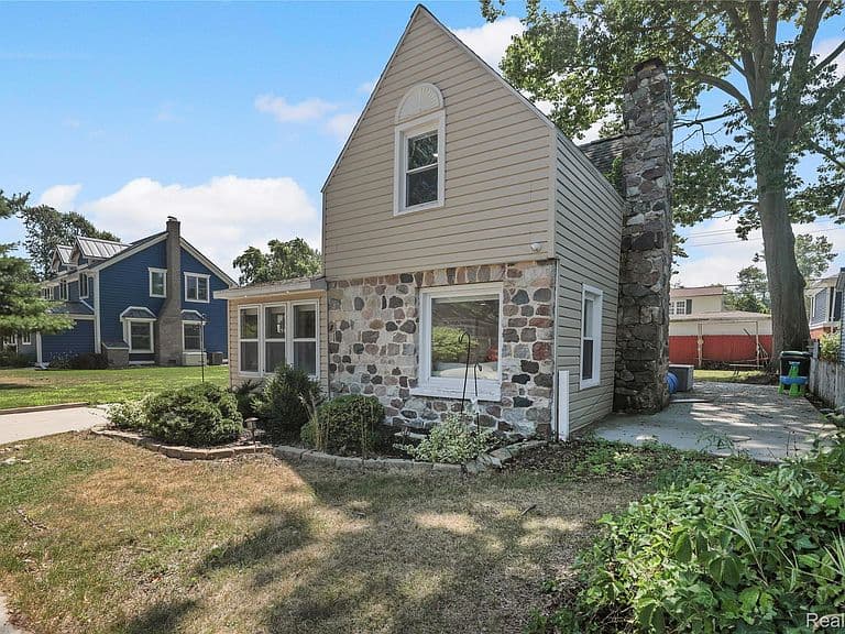 Listing photo 5