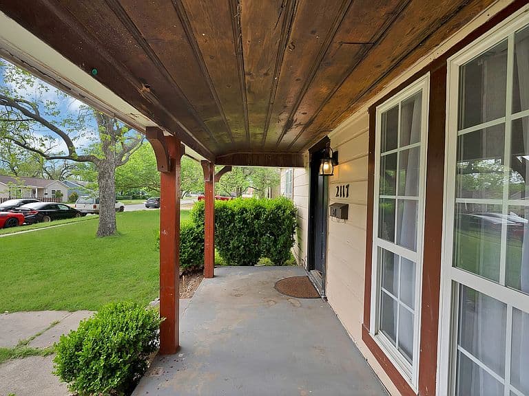 Listing photo 5