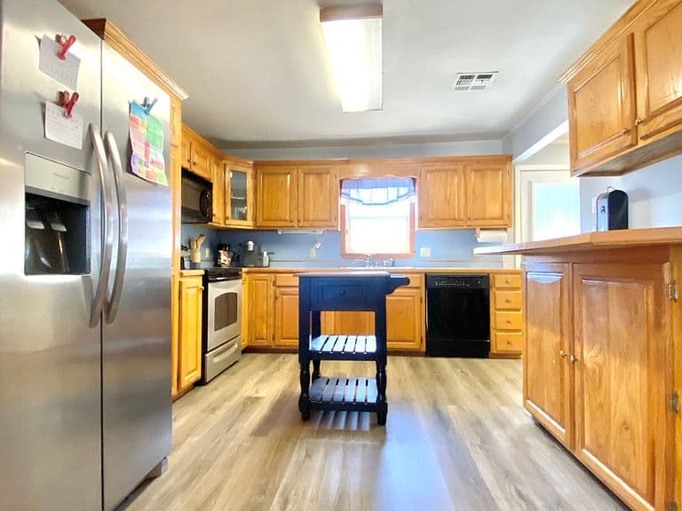 Listing photo 3