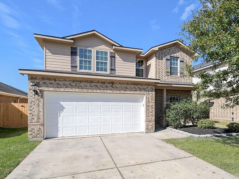 Listing photo 2