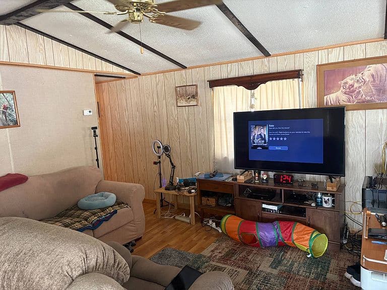 Listing photo 5