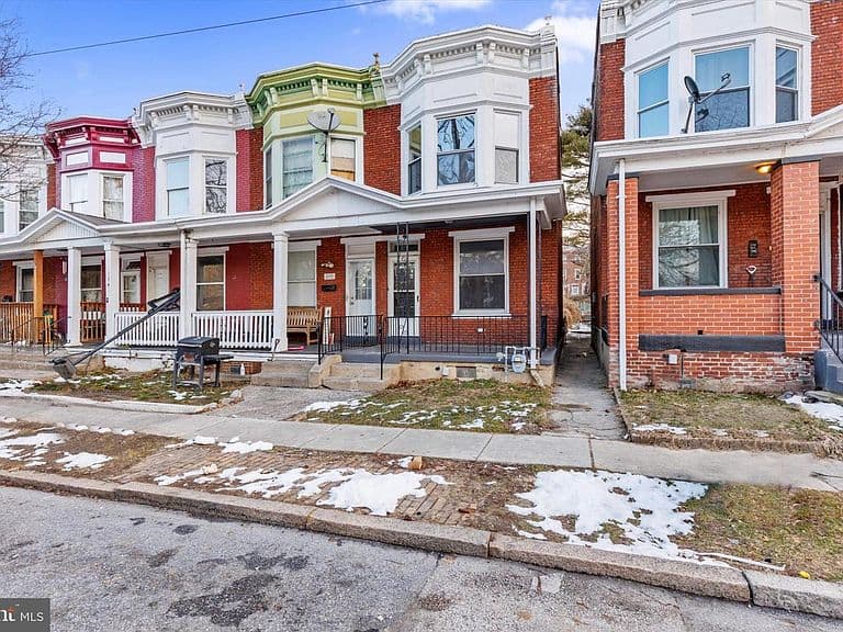 Listing photo 2