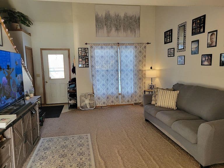 Listing photo 5