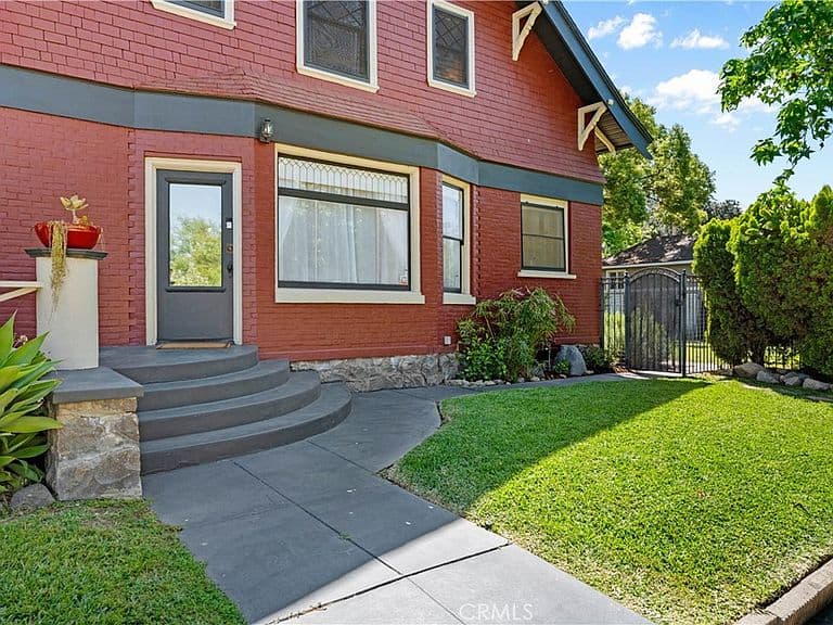 Listing photo 5