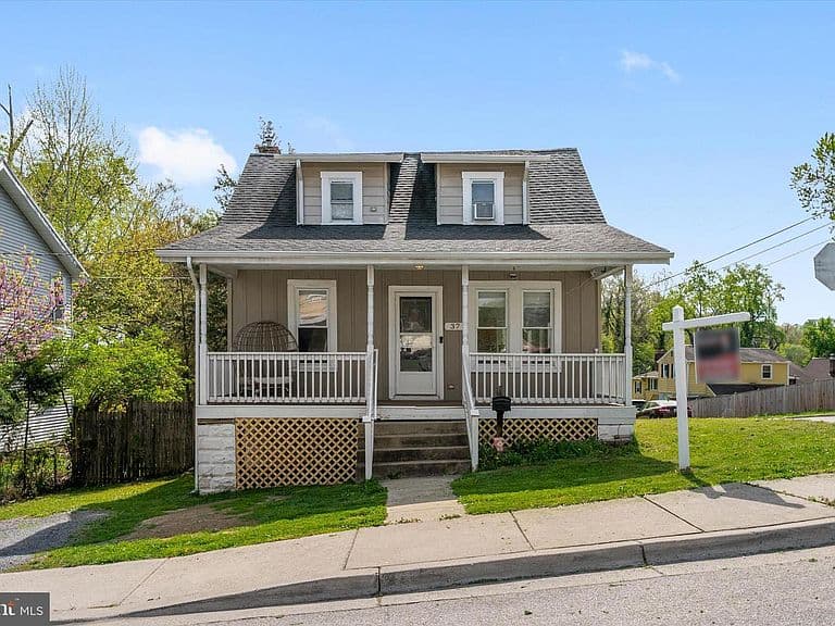 Listing photo 3
