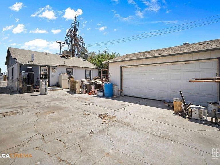 Listing photo 3