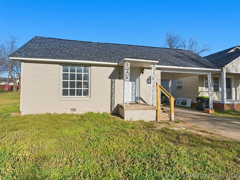 Listing photo 2