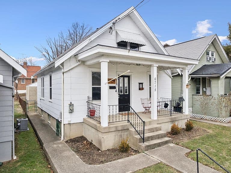 Listing photo 2