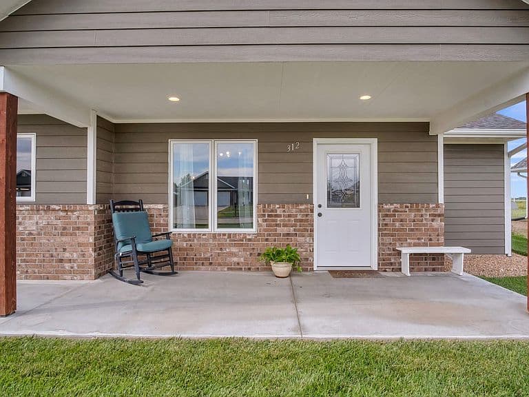 Listing photo 4