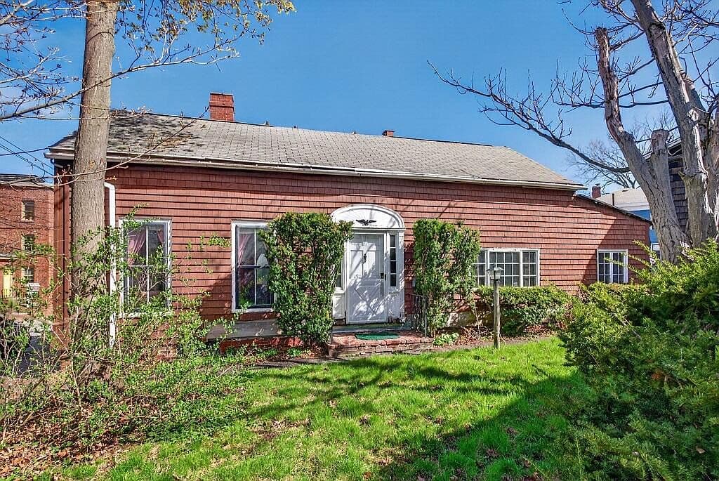 Primary listing photo