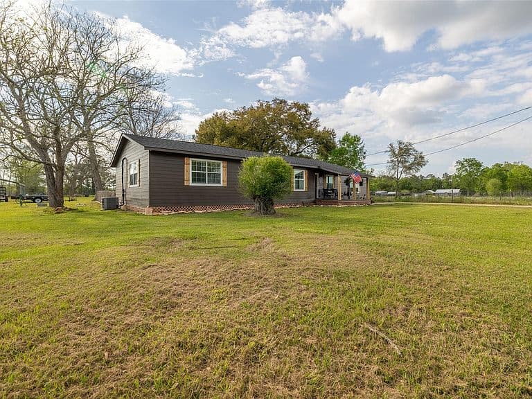 Listing photo 4
