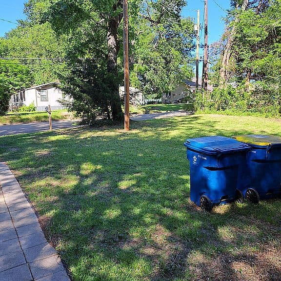 Listing photo 3