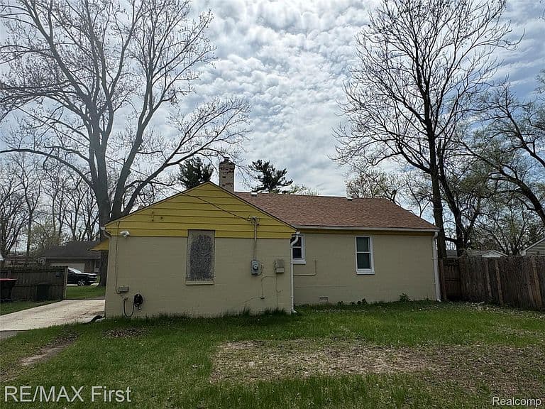 Listing photo 5