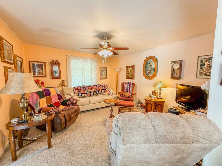 Listing photo 5