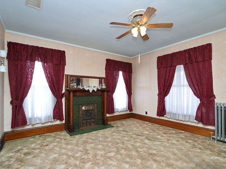 Listing photo 3