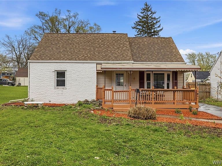 Listing photo 2