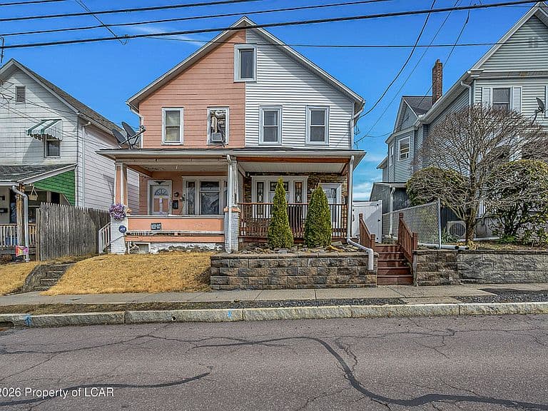 Listing photo 2
