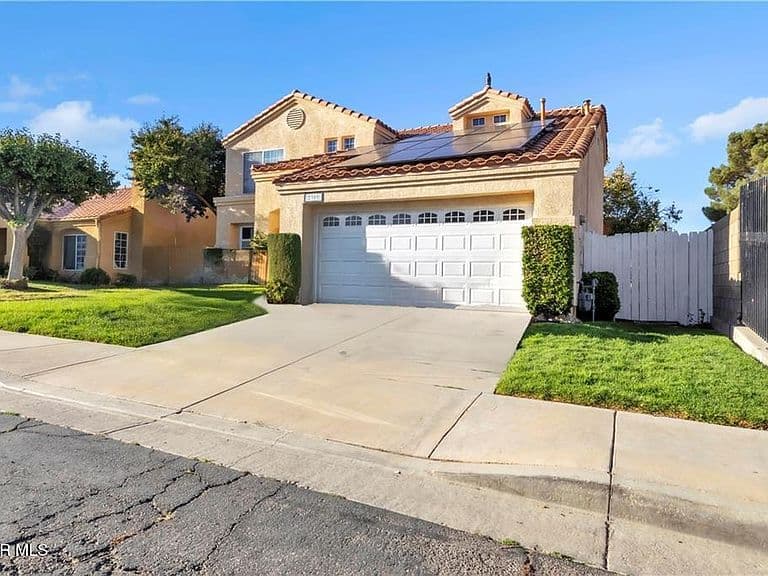 Listing photo 2