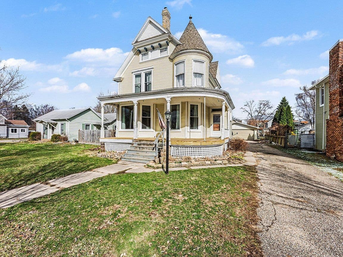 Primary listing photo