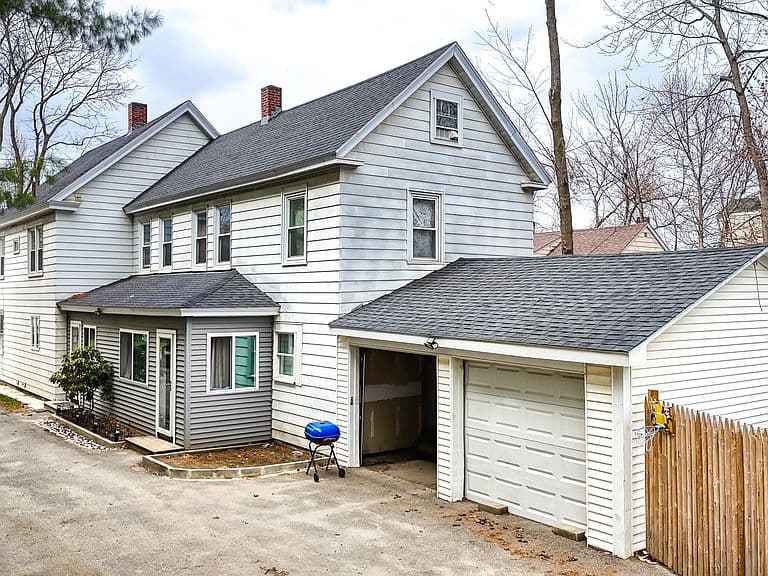 Listing photo 2