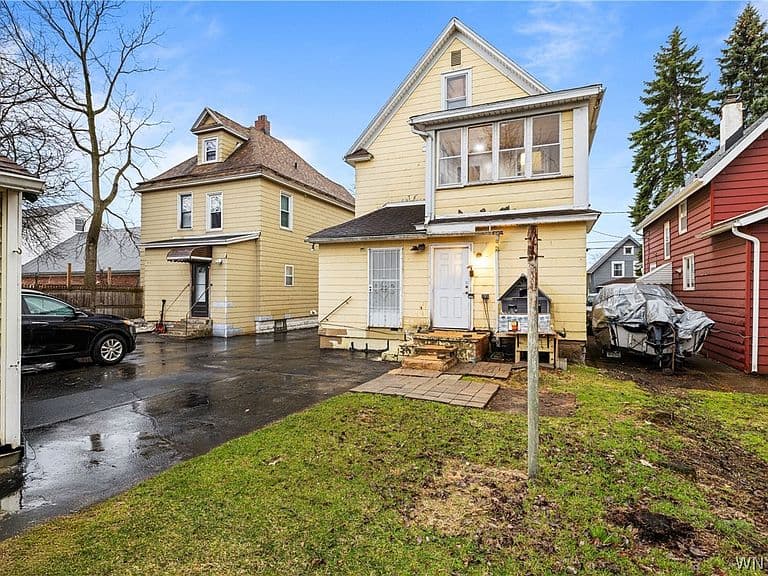 Listing photo 2