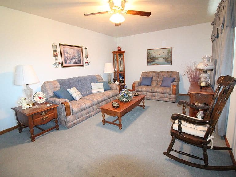 Listing photo 3