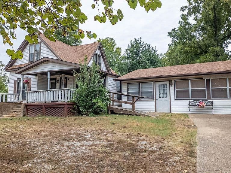 Listing photo 5