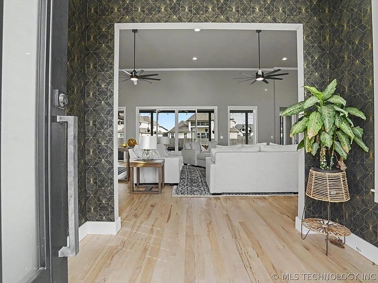 Listing photo 4