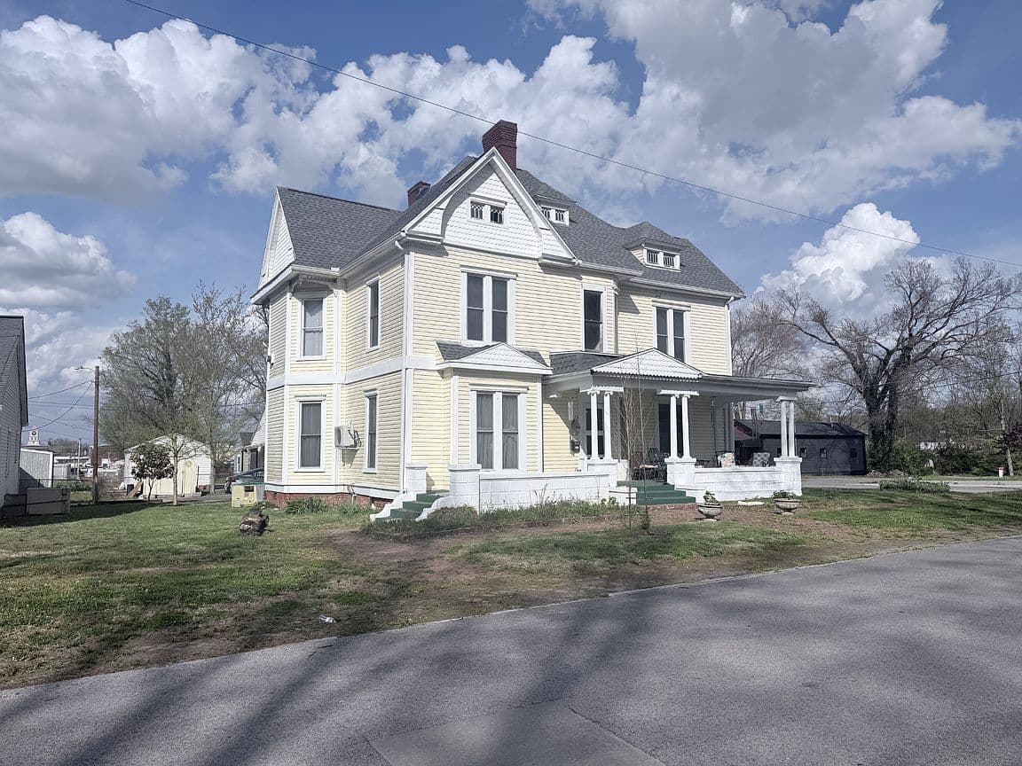 Primary listing photo