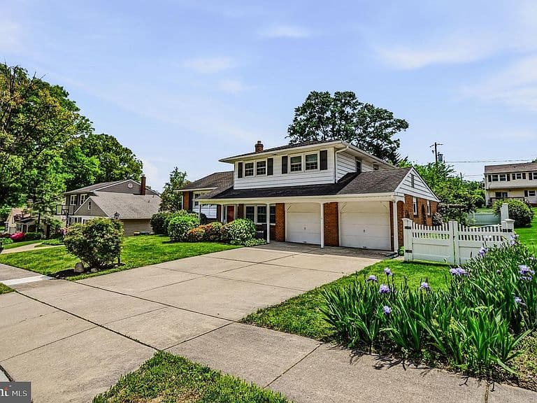 Listing photo 4