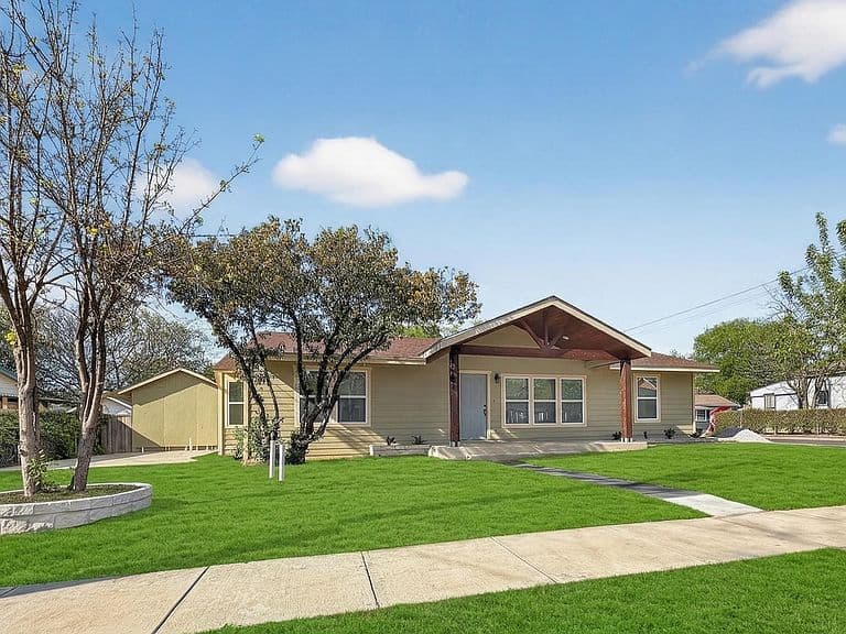 Listing photo 4