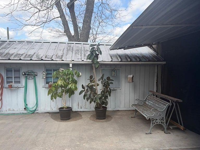 Listing photo 4