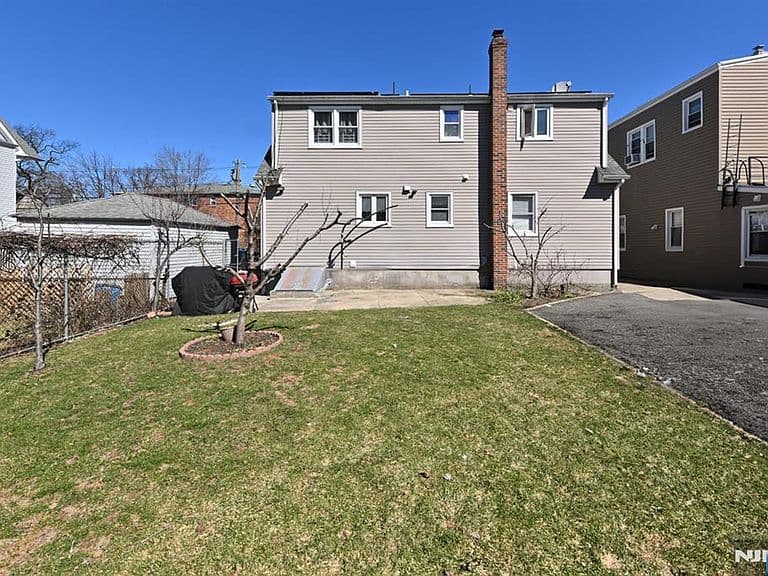 Listing photo 5