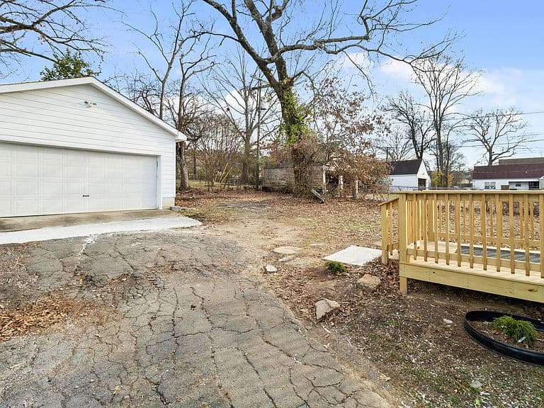 Listing photo 5