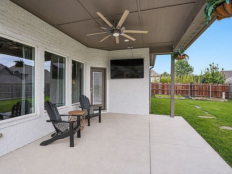Listing photo 3