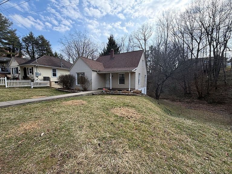 Listing photo 2