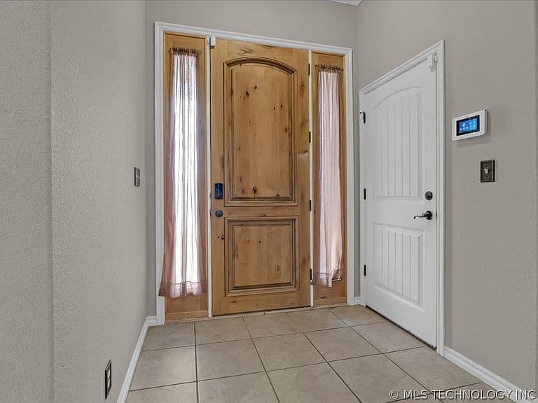 Listing photo 5