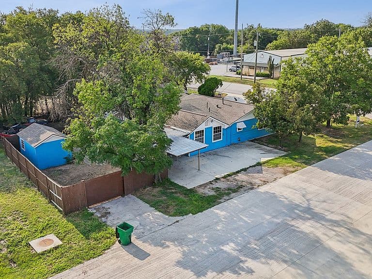 Listing photo 4