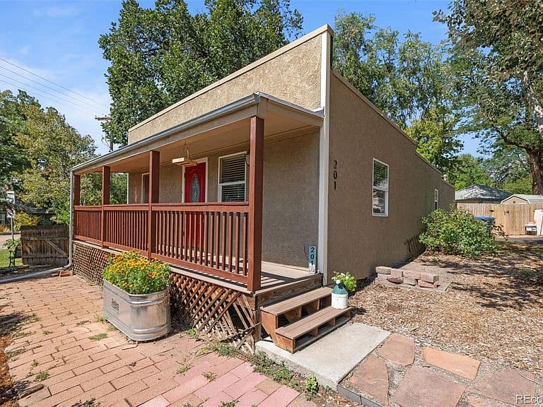 Listing photo 2