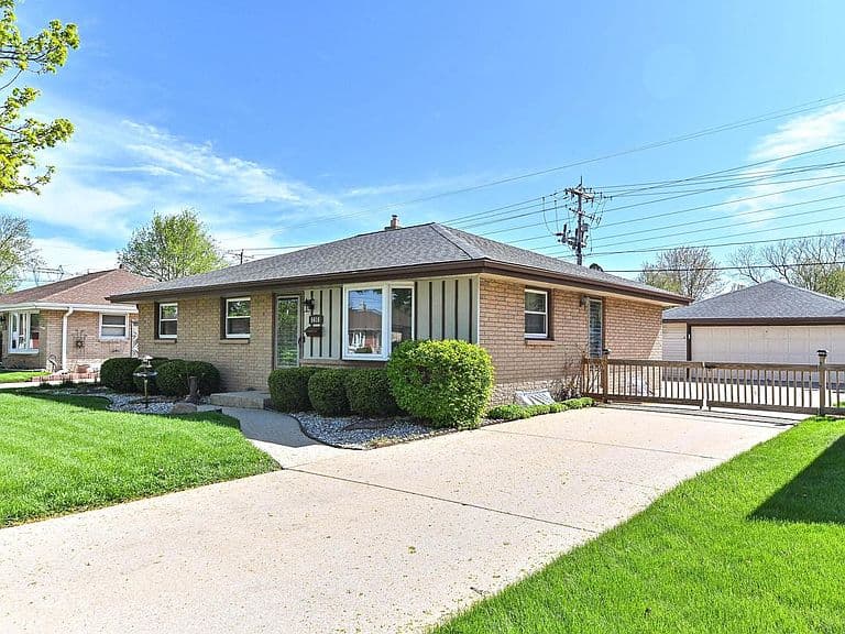Listing photo 4