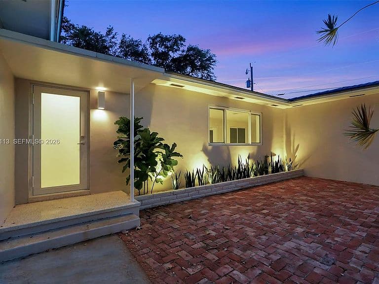Listing photo 5