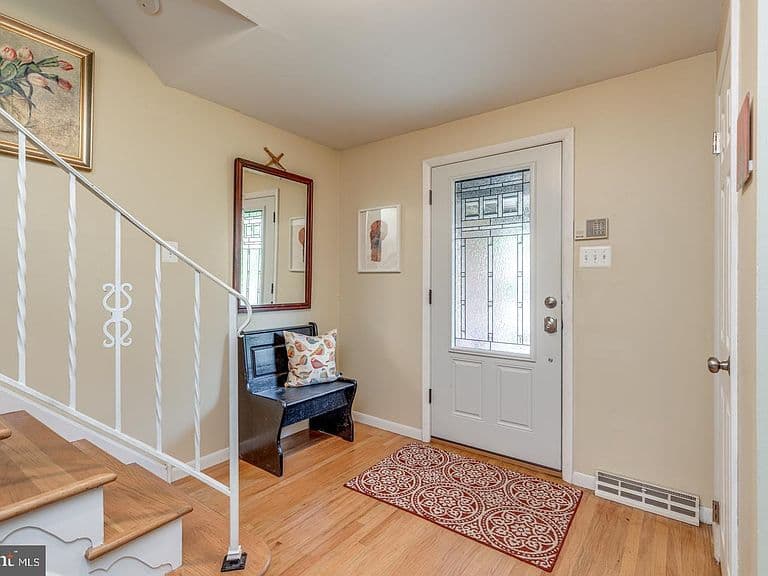 Listing photo 5