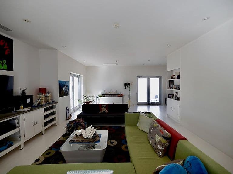 Listing photo 5