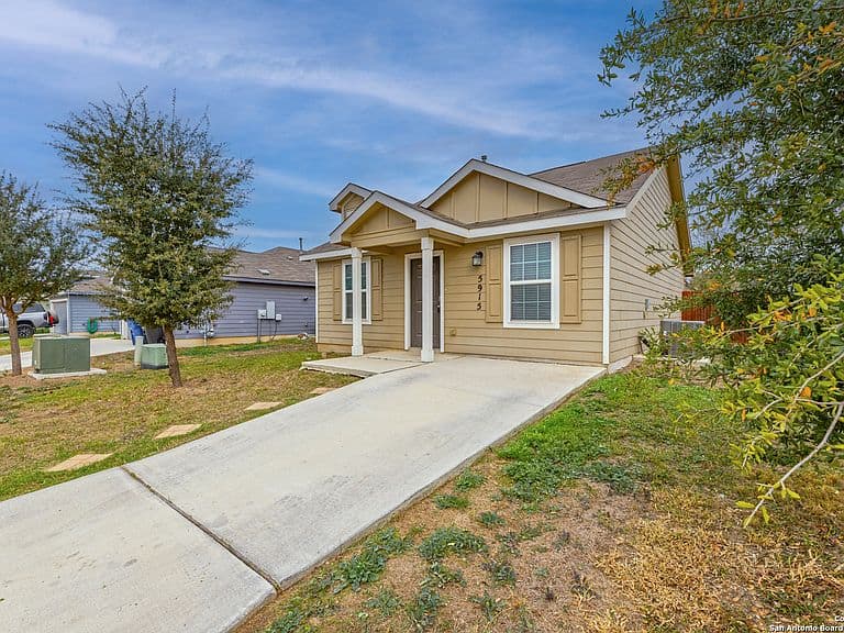 Listing photo 3